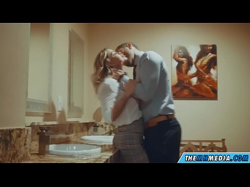 ❤️ Kung ang usa ka busty blonde naghaylo kanimo sa usa ka publiko nga kasilyas ❤️ Russian porn sa pornograpiya ceb.hentaiser.ru ﹏